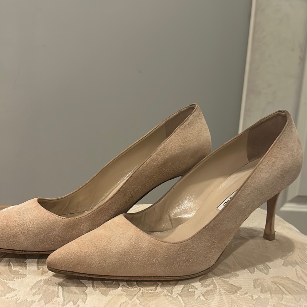 Manolo Blahnik tan suede heels